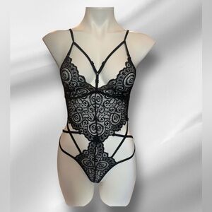 NWT Black Lace Cut Out Bodysuit Bralette Adjustable Straps Thong Back XS/S